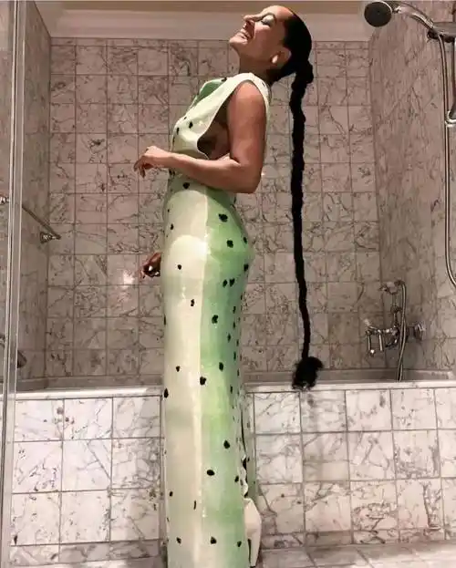 救命我被抓住小辫子啦