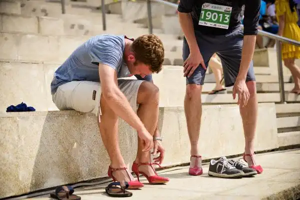 男生穿高跟鞋是一种怎样的体验