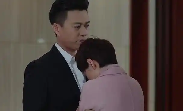 老卓为什么一眼看出贺涵跟罗子君的关系,还让他远离这个女人