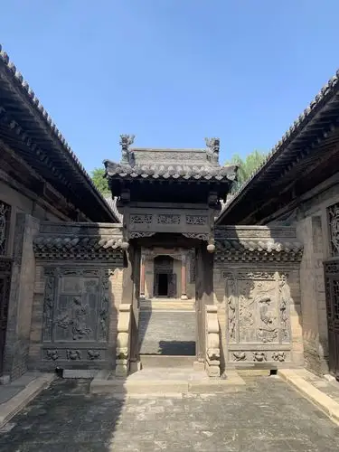 非常漂亮的山西特有民居院落,比乔家大院好就好在还有园林,门票价格