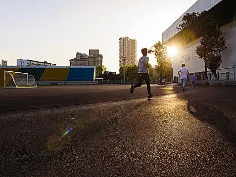 中年,男人,拿着男人,女人,背对女人,汽车两个,商务人士,工作,背影父子