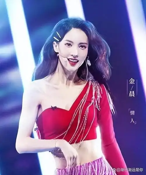 金晨12年前原来长这样!天庭饱满地阁方圆,和现在完全不像一个人