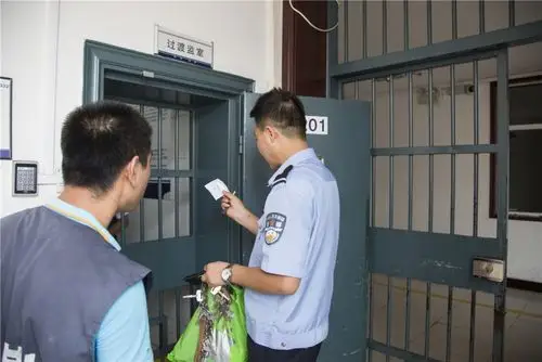 31张大图揭秘神木看守所民警的日常不能带手机15分钟巡视1圈