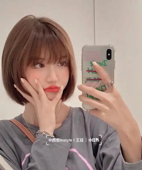 圆脸女生剪这个短发太减龄啦初恋感十足,短发图片,发型图片