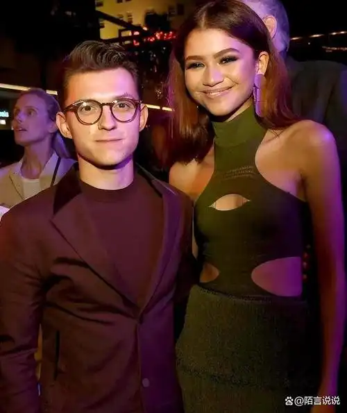 my birthday girl!荷兰弟晒潜水照为女友赞达亚甜蜜庆生