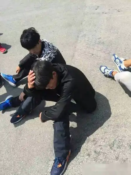 14 云南百余学生持械群殴 酷似古惑仔