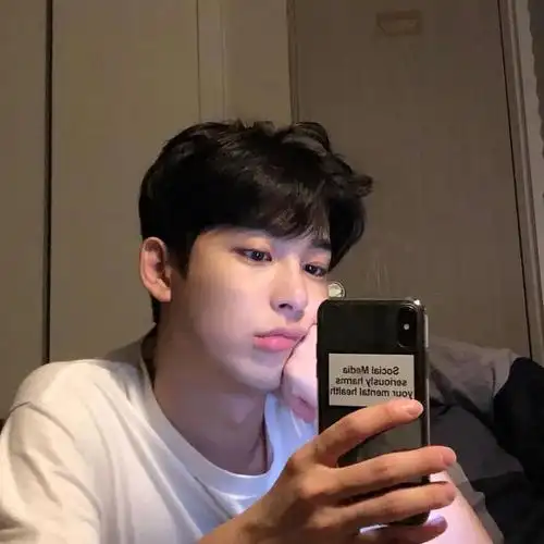 ins风真人质感阳光帅气男生头像图片