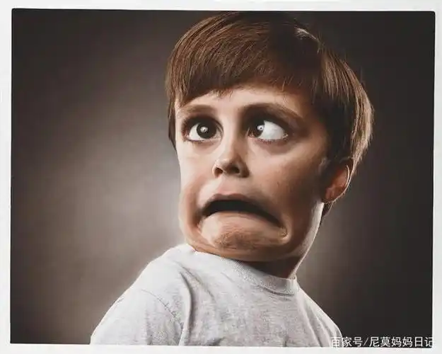 "妈妈我很丑吗"?比安抚孩子更关键的,是教孩子建立自我认知