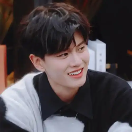 谢谢国超哥哥总把甜美的笑容带给我们06#任嘉伦