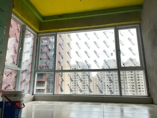 阳台窗帘盒完成