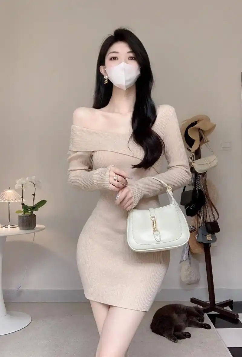 气质美女三要素:胸小话少说话吊.#图文伙伴计划 #腰臀比 # - 抖音