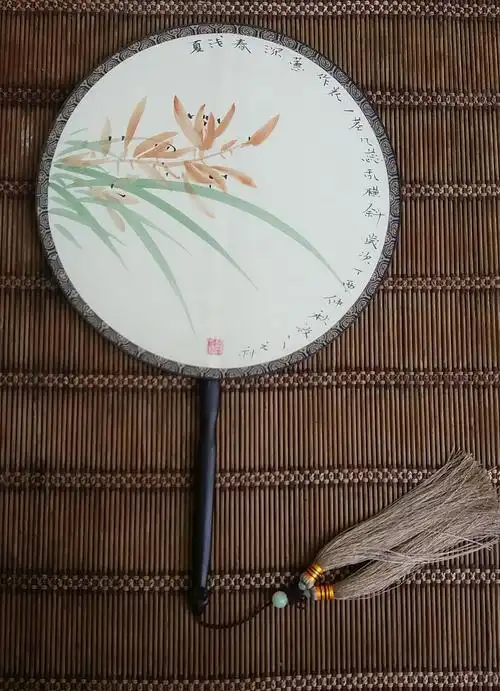 发一组去年中秋画的团扇