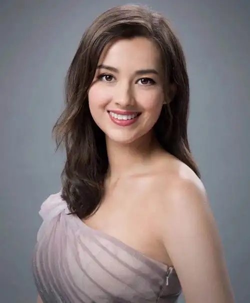 谢佳怡香港小姐出炉混血美女谢佳怡夺得桂冠