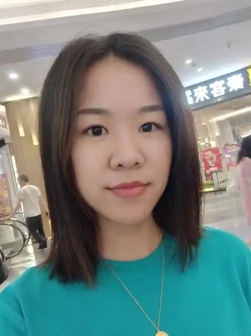 女装:长相成熟的年轻女生怎么穿?甜美风格能驾驭酷帅风吗?