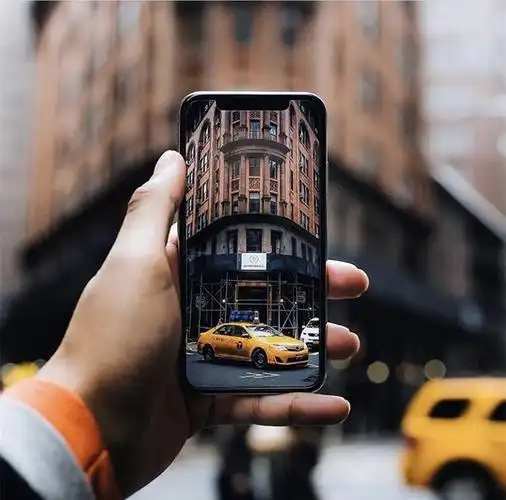 手机最大的原因是有些人拍的照片却连发朋友圈都凑不齐9张有的人拍的