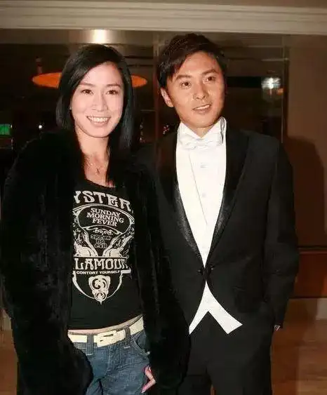 56岁冻龄男神曹永廉为保童颜狠心扎百针永葆青春让人羡慕