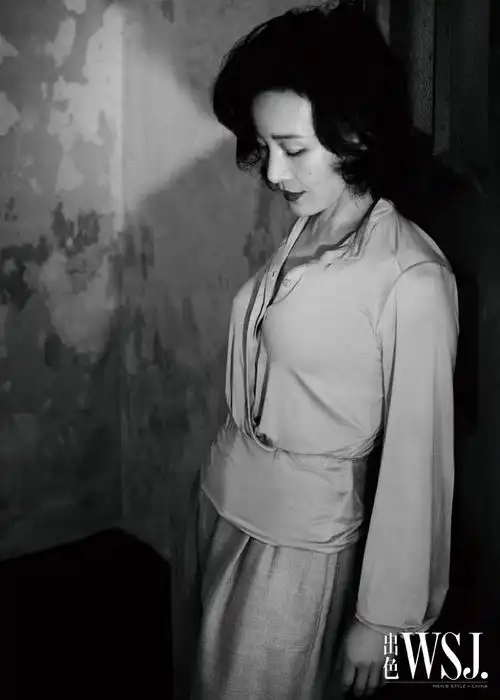 上游时尚实力派女演员陈冲时尚大片演绎岁月沉淀的美