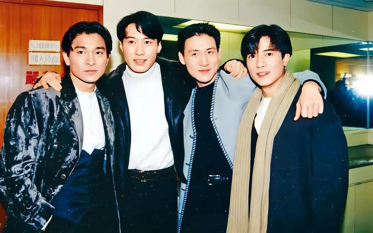 总感觉张学友被选在"四大天王"里面是凑数的!