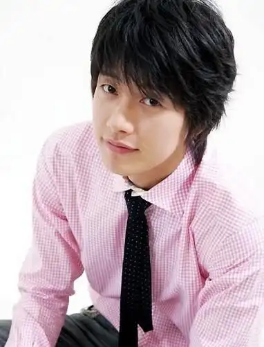 原创朴海镇现身似霸道总裁旧照反差大被指整容曾演传闻中的七公主