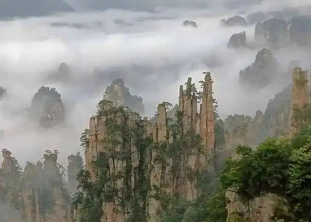 桂林山水烟雨漓江诗画龙脊凤凰古城仙境张家界云海摄影团