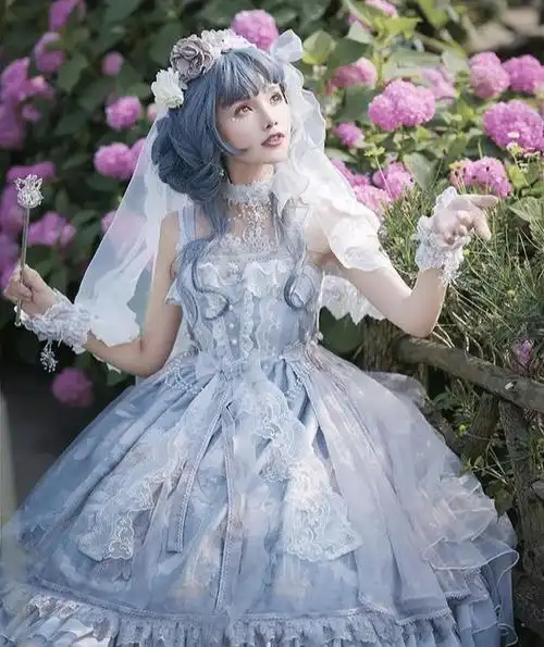 洛丽塔的服装很美,没有想到洛丽塔这一名字是这样来的