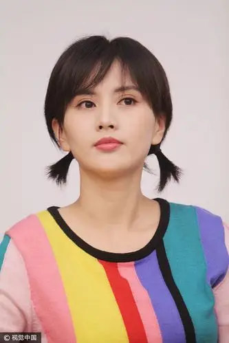 《白夜追凶》梁缘武汉分享创作心得 扎两小辫表情甜萌可爱