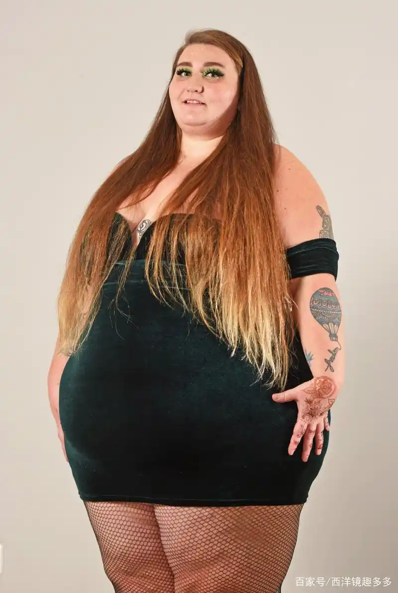 英国巨胖女子成网红,吸粉"巨物爱好者",喜欢"看她被卡住"