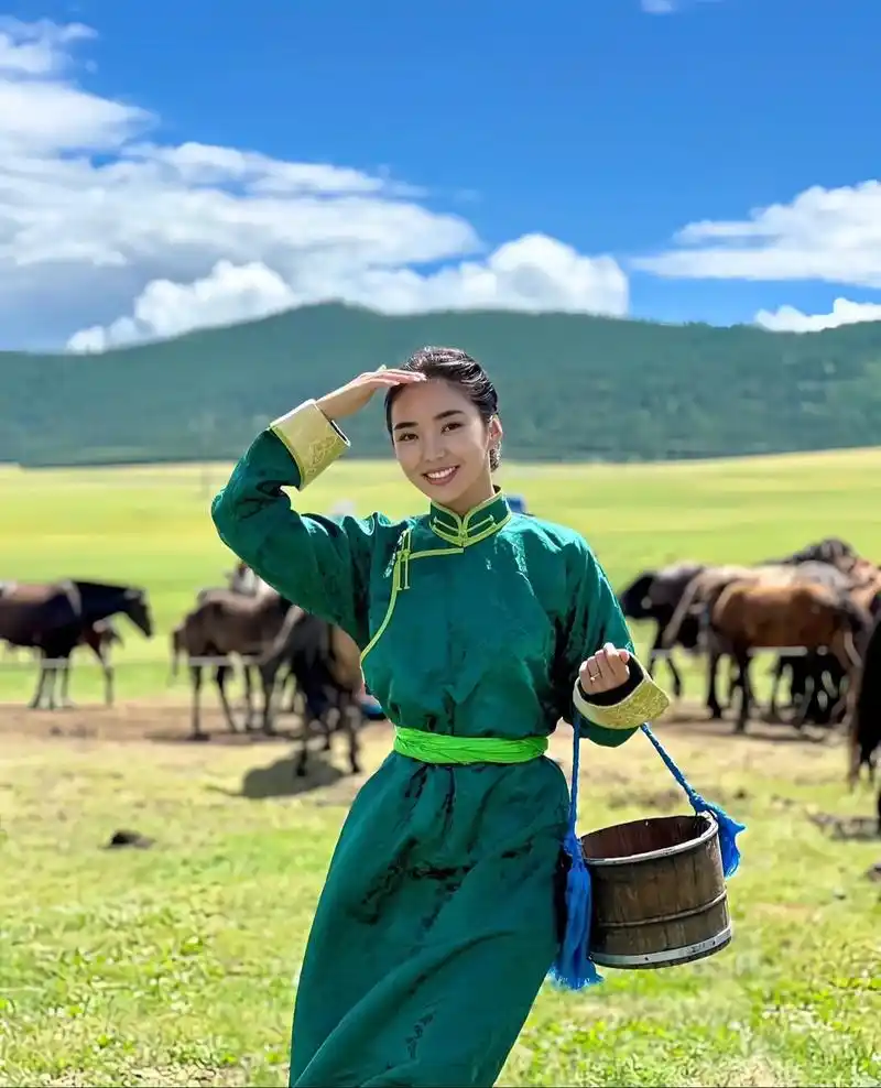 蒙古9899模特dokk989898 #蒙古女孩 #笑容最治 - 抖音