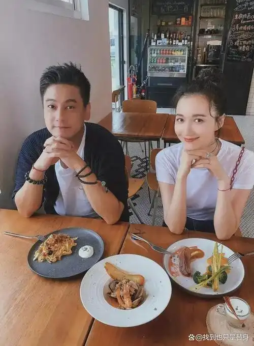 在两岸情侣中,有一对特别讨喜的情侣.他们分别来自台湾和大陆.