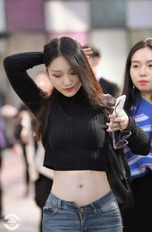 时尚图集想要高调炫腹看小姐姐如何用露脐装秀身材