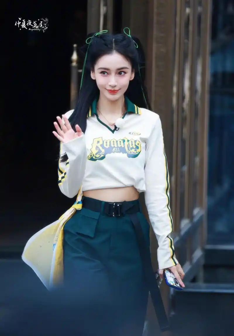 angelababy绿色头绳双马尾造型# angelababy奔跑吧饭拍1717 今天