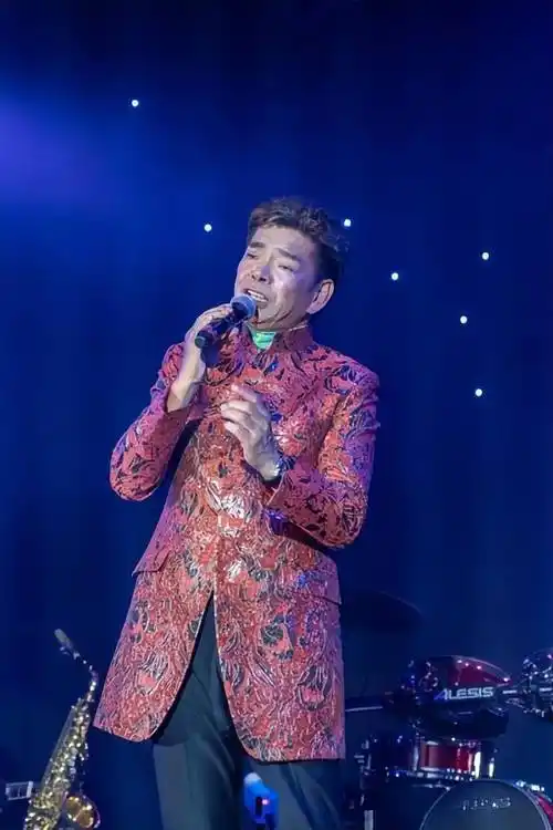 陈浩德情怀未变半世纪香港巡回演唱会_演出_歌迷_美国