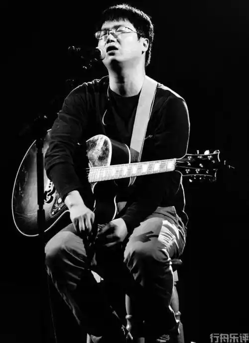 行舟乐评:内地乐坛第一民谣歌手李志,一个南京气质的音乐游民