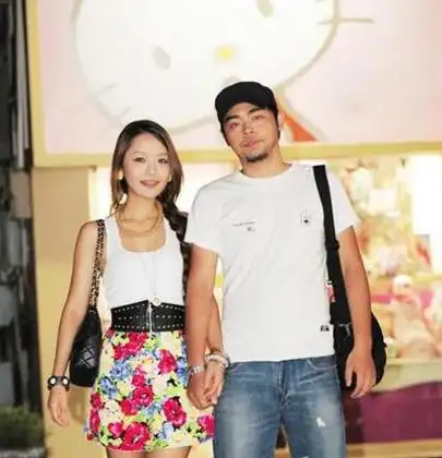 图张震岳前女友叮当为什么自杀生前埋怨不被当成女友看待