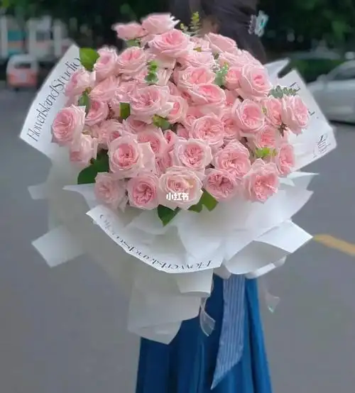 粉荔枝玫瑰77尤加利花束