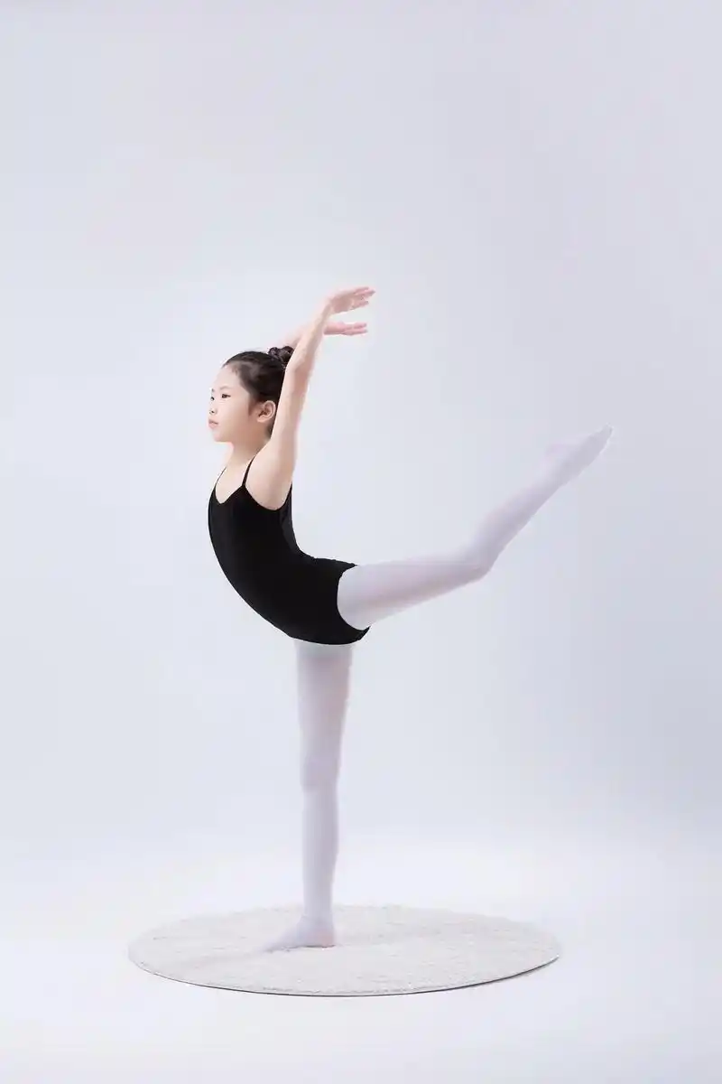 可爱的宝贝!#舞蹈艺术写真 #学舞蹈的女孩 #愿你成为 - 抖音