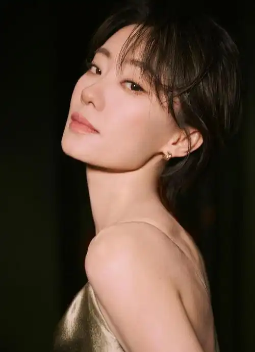 中国影史首位85后百亿票房女演员张小斐终于闯出来了