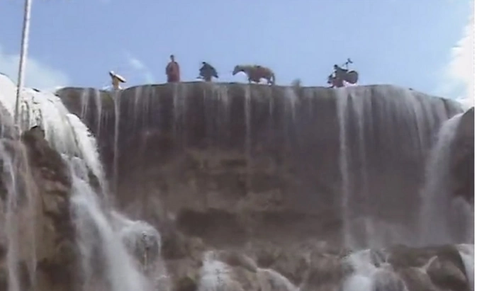 86版西游记取景地垮塌 九寨沟诺日朗瀑布地震前后对比照