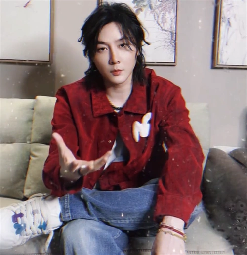 张大仙|帅回颜巅之后,张大仙一天换了3个新发型,高马尾赢还是挑染赢?