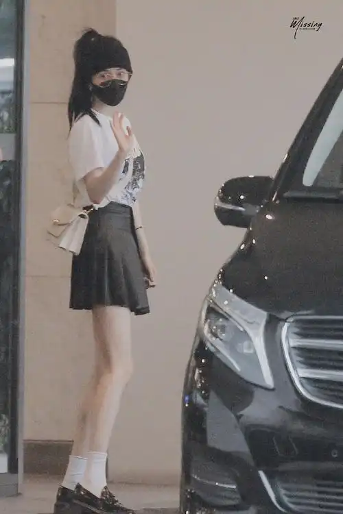 私服女王,机场街拍引领者,幂式穿搭拥有者,论穿搭,内娱还得看杨幂啊