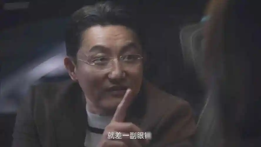 先是和乔杉搭档了《乘风踏浪》,因为双马尾太像《哆啦a梦》里的静香