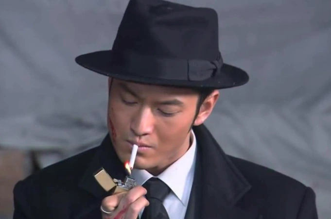 黄晓明重回巅峰,回顾代表作《新上海滩》,到底是经典还是糟粕?_许文强