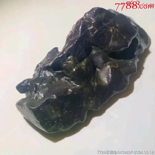 新疆石铁陨石陨铁0.