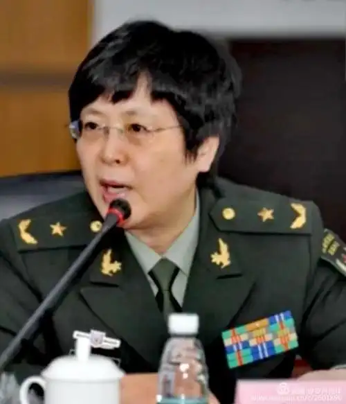 陈薇少将 她是中国为数不多的 巾帼女将军