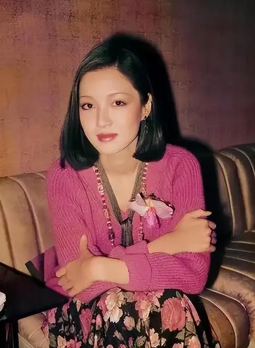 "台湾第一美女"胡因梦自然老去太优雅!果然美从来与年龄无关