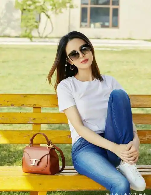 佟大为秀女儿长腿照,年仅12岁身高赶上爸爸,发育也太好了_方面_关悦