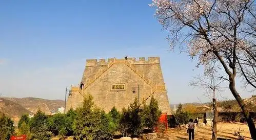 89 首页 景点详情烽火台点评(33 条) 烽火台在骊山西绣岭最