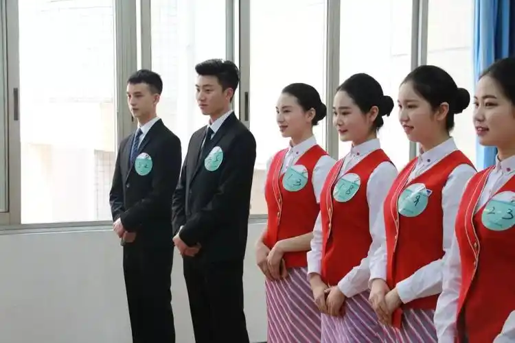 在重师 | 学姐学长良心推荐,十大空乘面试实战秘笈祝你通关