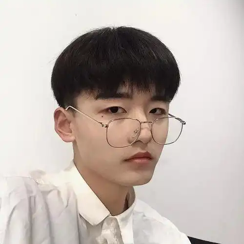 戴眼镜的男生留这4款发型好帅特别是最后一款