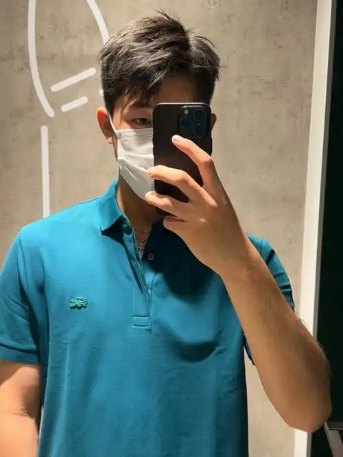 男人过了20岁就别再穿的像个孩子了